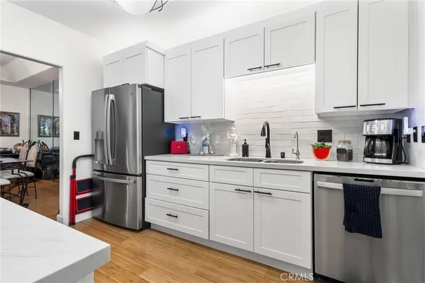 $899,000 | 10626 Valley Spring Lane, Unit 103, Toluca Lake, CA 91602