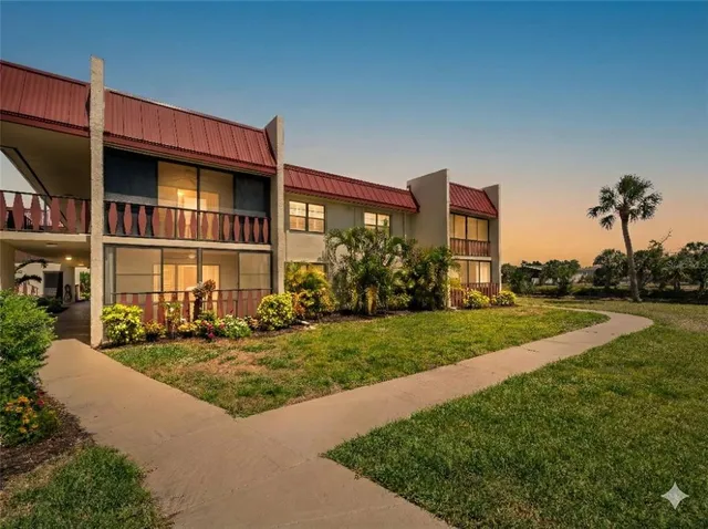 $114,900 | 72 Boundary Boulevard, Unit 226, Rotonda West, FL 33947