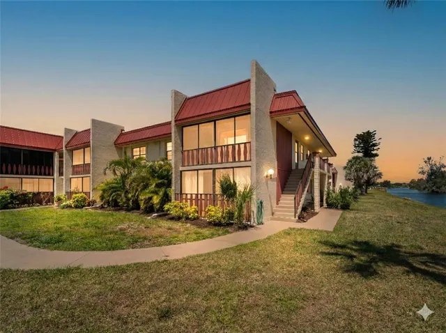 $114,900 | 72 Boundary Boulevard, Unit 226, Rotonda West, FL 33947