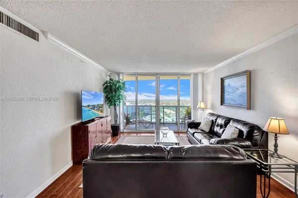 $2,550 | 2501 South Ocean Drive, Unit 1628, Hollywood, FL 33019