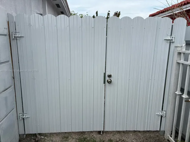 $1,200 | 25453 Southwest 122nd Place, Homestead, FL 33032