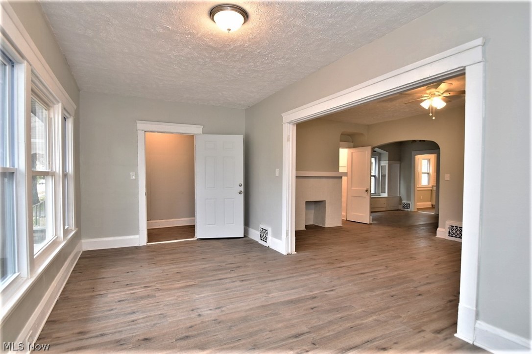1660 Coventry Road Cleveland, OH 44118 - Photo 3 of 26 Gallery Image 3