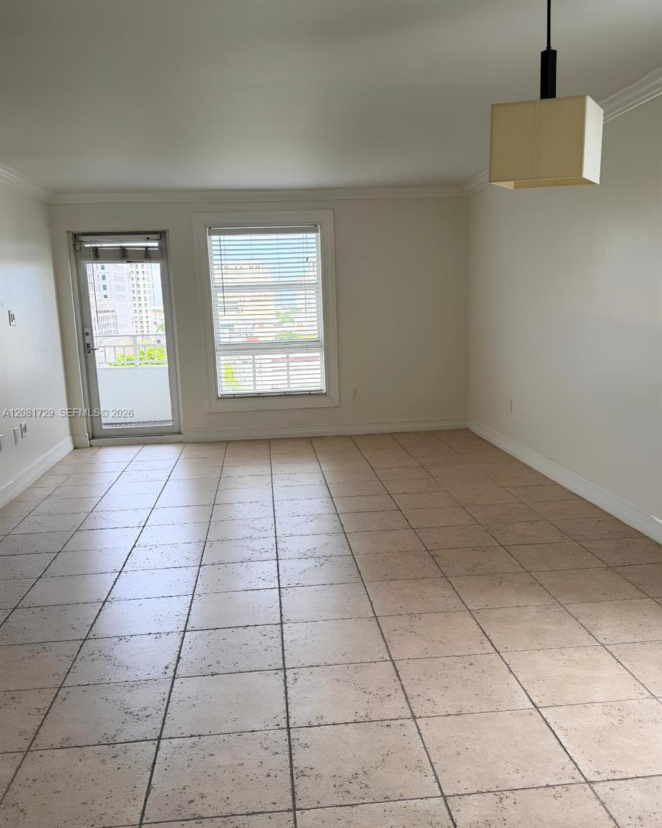 2351 Douglas Road, Unit 1009 Miami, FL 33145 - Photo 10 of 18 Gallery Image 10