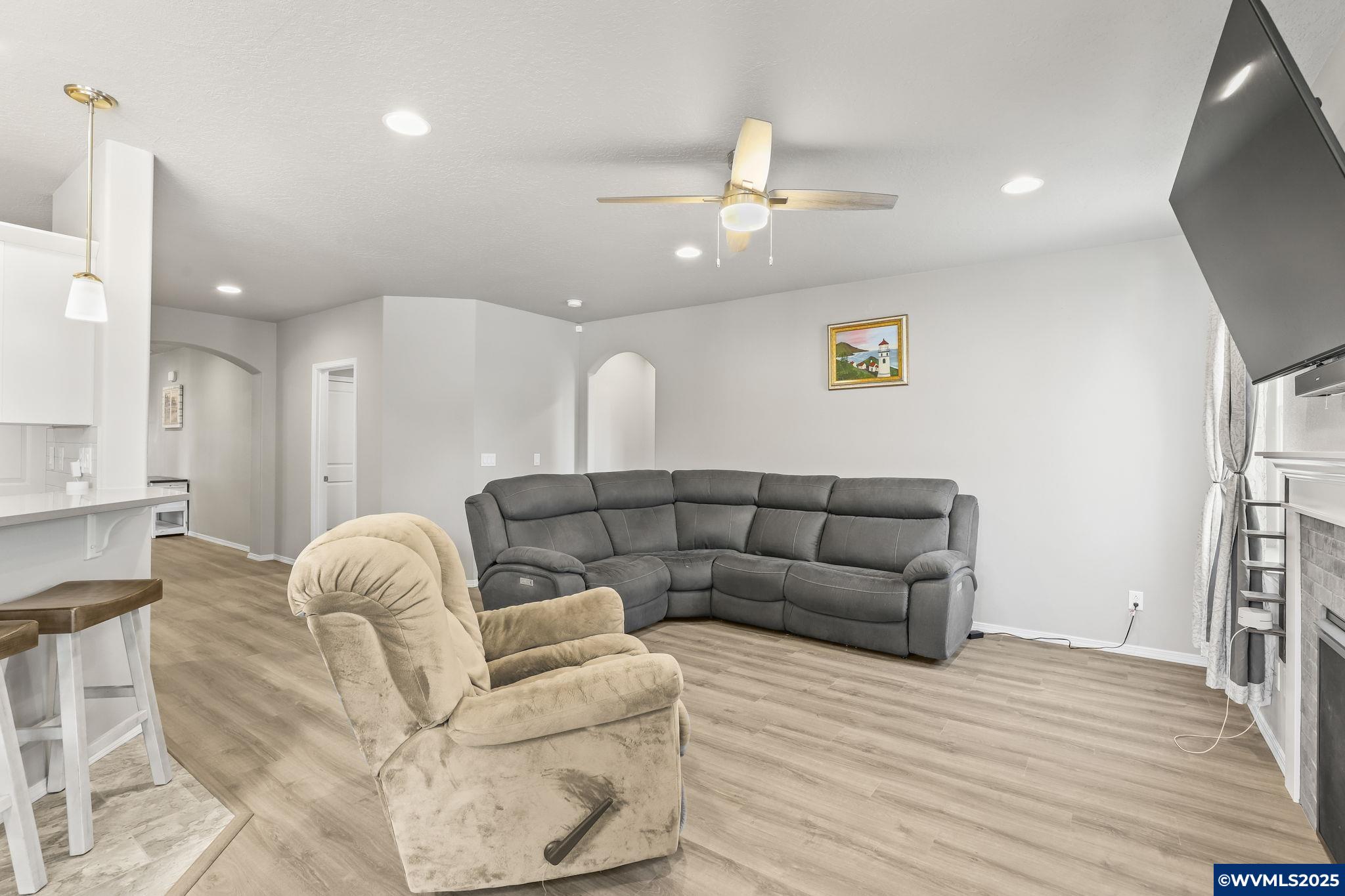 2210 Streamside Way Lebanon, OR 97355 - Photo 13 of 36 Gallery Image 13