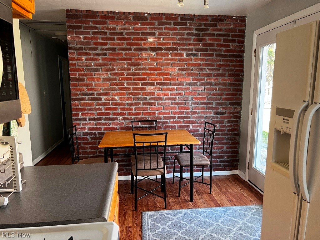 4161 Ridgeview Road Cleveland, OH 44144 - Photo 6 of 17 Dinette area View 2