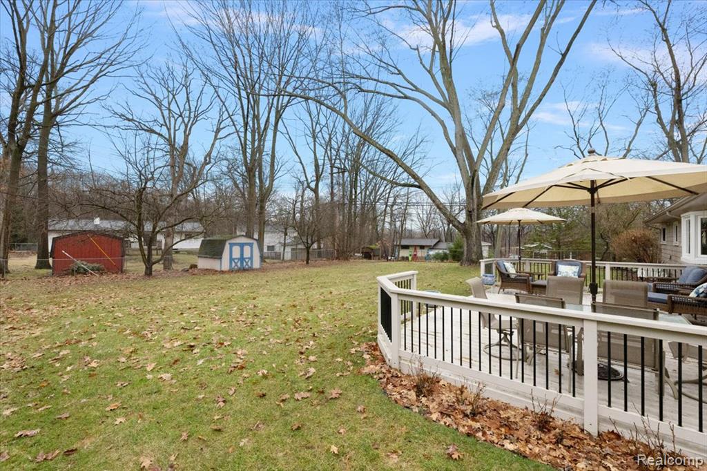 4399 Midrow Road Waterford, MI 48329 - Photo 36 of 41 Gallery Image 36