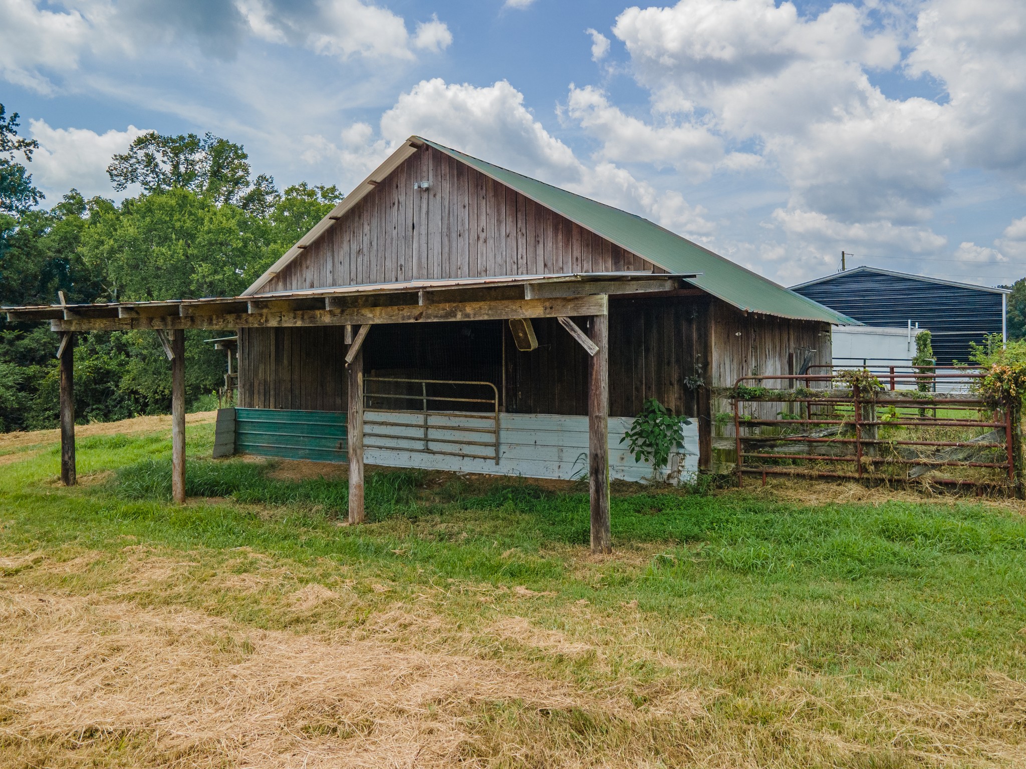 915 Maddox Road Centerville, TN 37033 - Photo 47 of 90 a front view of a house with a yard