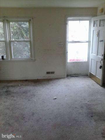 1401 Kirkwood Road Baltimore, MD 21207 - Photo 2 of 10 Living Room