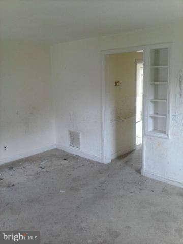 1401 Kirkwood Road Baltimore, MD 21207 - Photo 3 of 10 Living Room