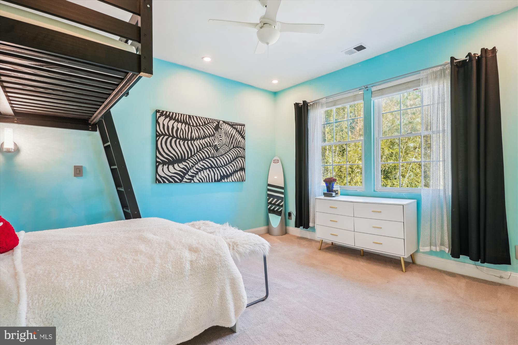1212 Shenandoah Road Alexandria, VA 22308 - Photo 53 of 98 Bedroom 3 is large & has a Jack-n-Jill bathroom.