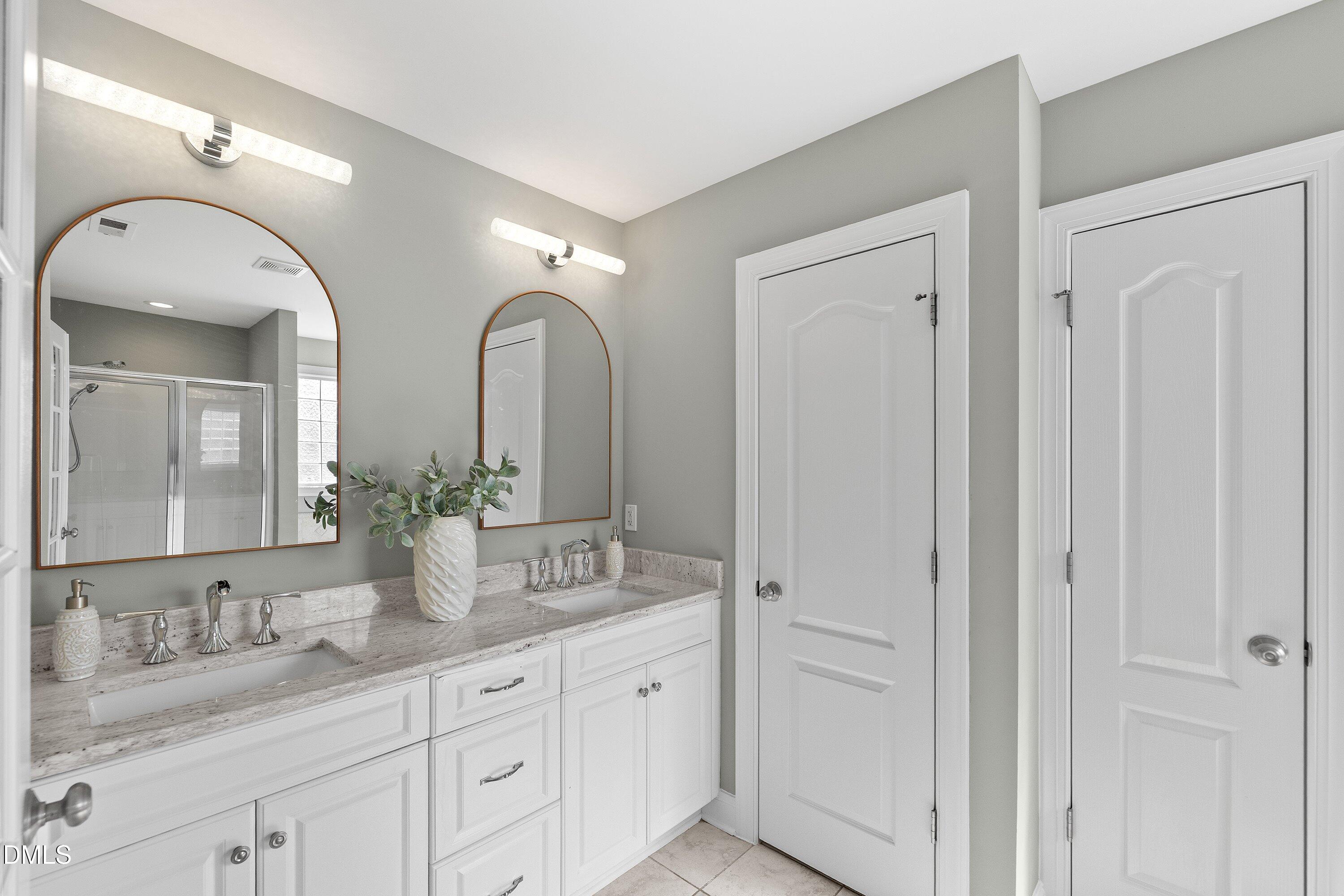 10518 Evergreen Spring Place Raleigh, NC 27614 - Photo 13 of 28 Primary Bath pic 1