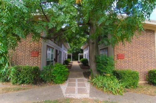 $2,250 | 2714 McCart Avenue, Unit 2712, Fort Worth, TX 76110