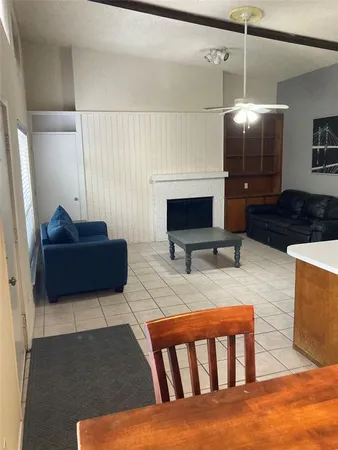 $2,250 | 2714 McCart Avenue, Unit 2712, Fort Worth, TX 76110