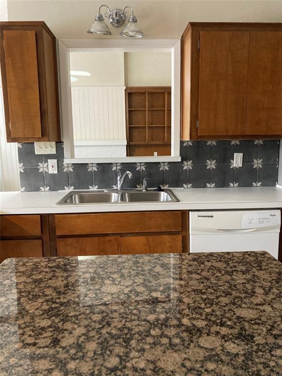 2714 McCart Avenue, Unit 2712 Fort Worth, TX 76110 - Photo 19 of 39 a bathroom with sink a mirror and bathtub