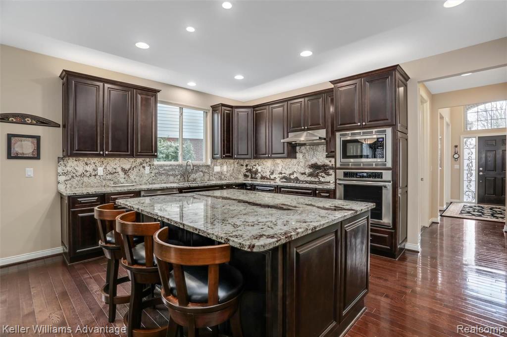 3763 Windingbrook Circle Rochester Hills, MI 48309 - Photo 4 of 32