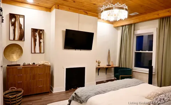 $1,375,000 | 513-515 West Street, Madison, IN 47250