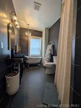 $1,375,000 | 513-515 West Street, Madison, IN 47250