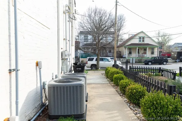 $1,375,000 | 513-515 West Street, Madison, IN 47250