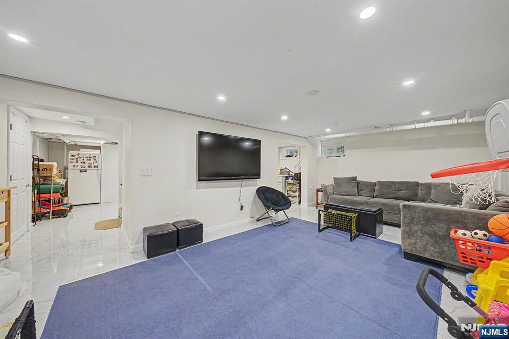 109 Windsor Road Tenafly, NJ 07670 - Photo 34 of 44