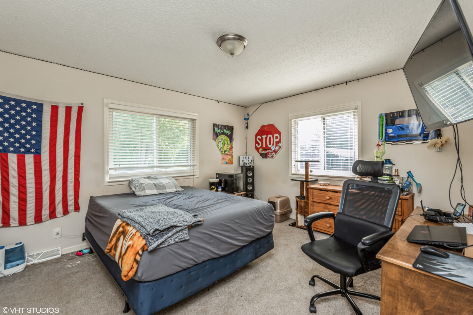 8408 Coral Road Wonder Lake, IL 60097 - Photo 10 of 15 a bedroom with a bed and a window