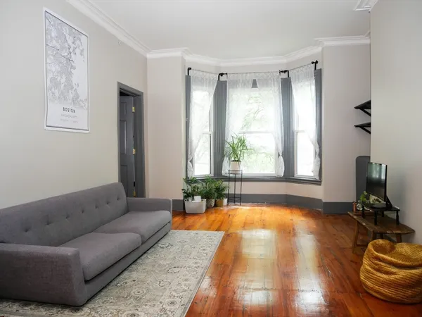 $3,000 | 140 Trenton Street, Unit 2, Boston, MA 02128