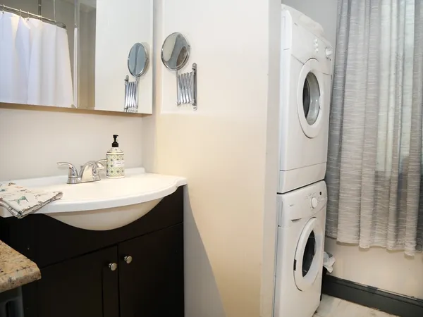 $3,000 | 140 Trenton Street, Unit 2, Boston, MA 02128