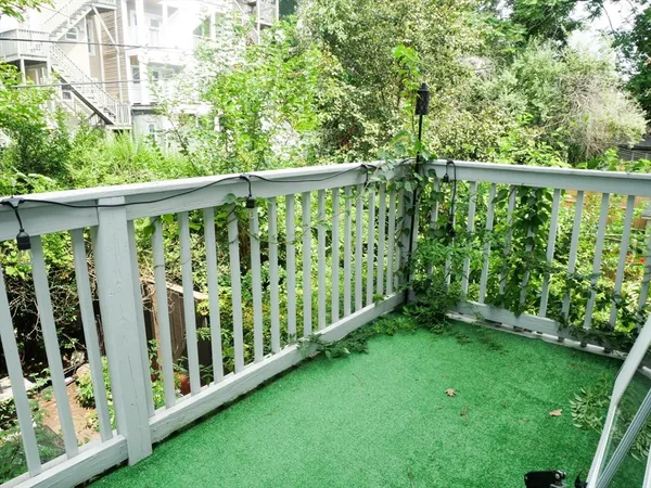 $3,000 | 140 Trenton Street, Unit 2, Boston, MA 02128