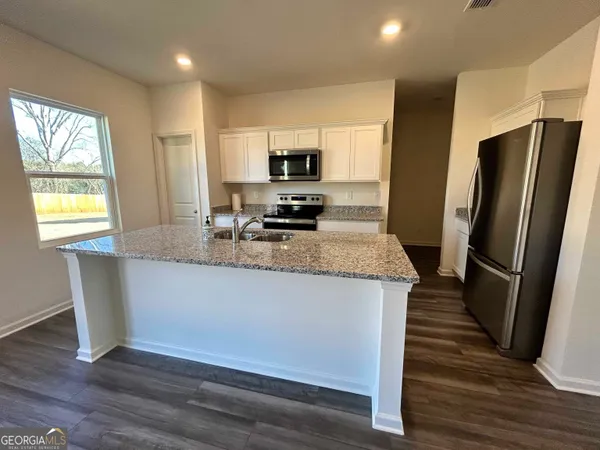 $2,195 | 397 Bentwater Way, Hoschton, GA 30548