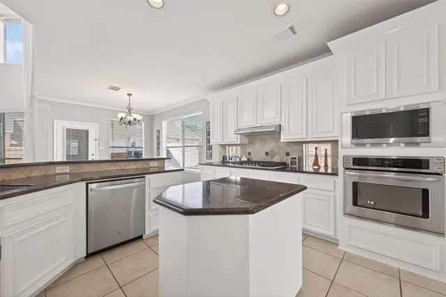 $469,900 | 5911 Canyon Brook Court, Sugar Land, TX 77479