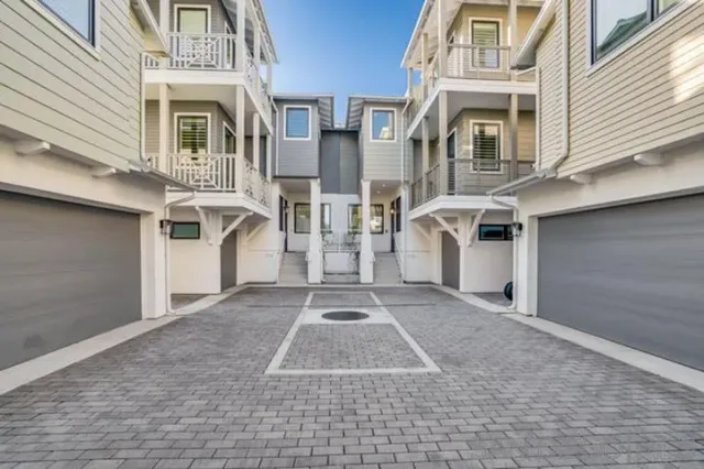 $30,000 | 710 E Avenue, Coronado, CA 92118