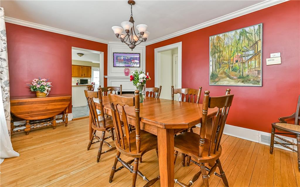 237 Clearview Road Pittsburgh, PA 15202 - Photo 14 of 25 Dining Room