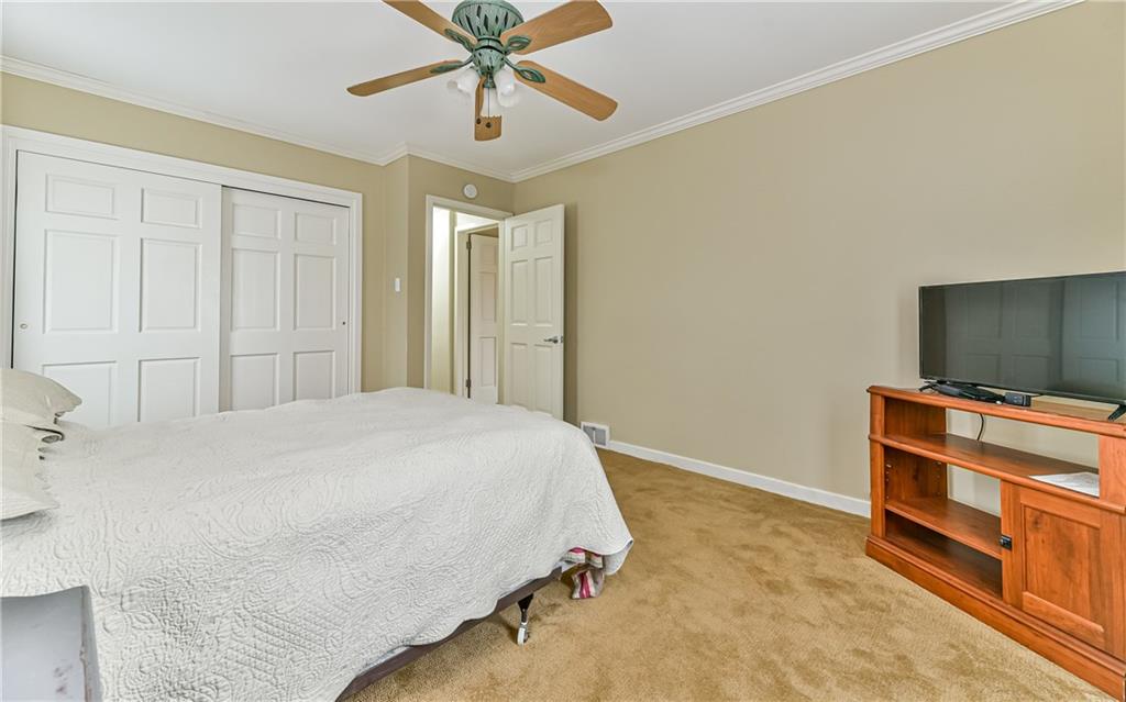 237 Clearview Road Pittsburgh, PA 15202 - Photo 22 of 25 Bedroom 4