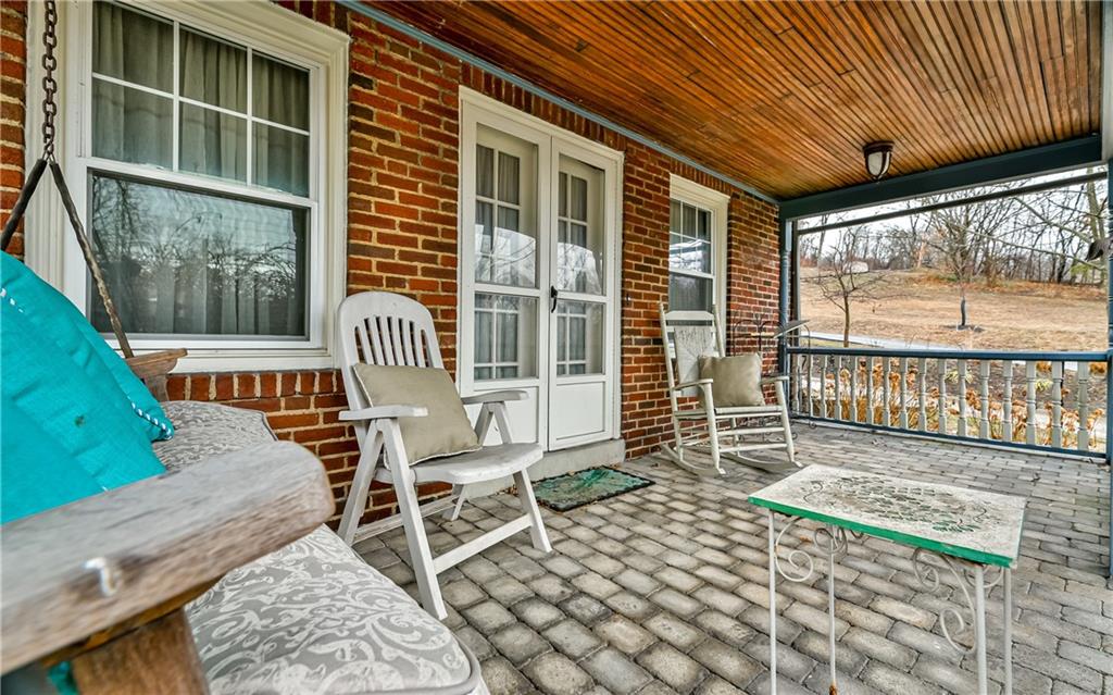 237 Clearview Road Pittsburgh, PA 15202 - Photo 6 of 25 Patio is begging for lemon aid and people watching.