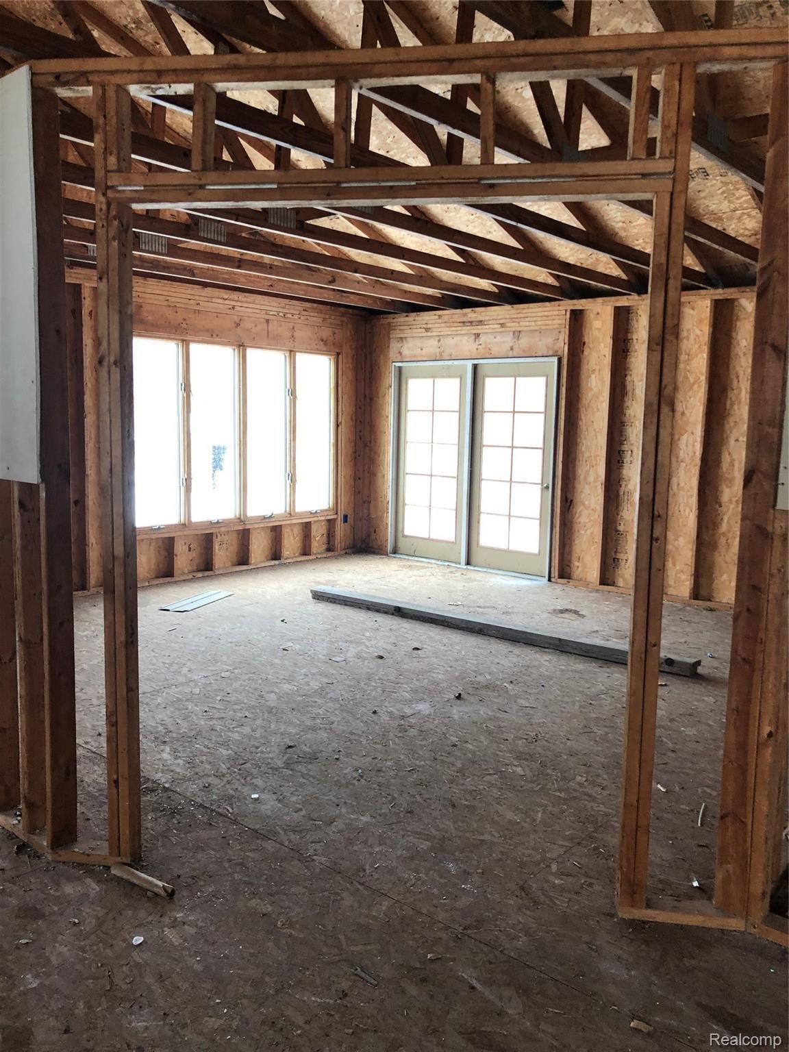 9262 North Lakeshore Road Port Austin, MI 48467 - Photo 5 of 11 3.jpg