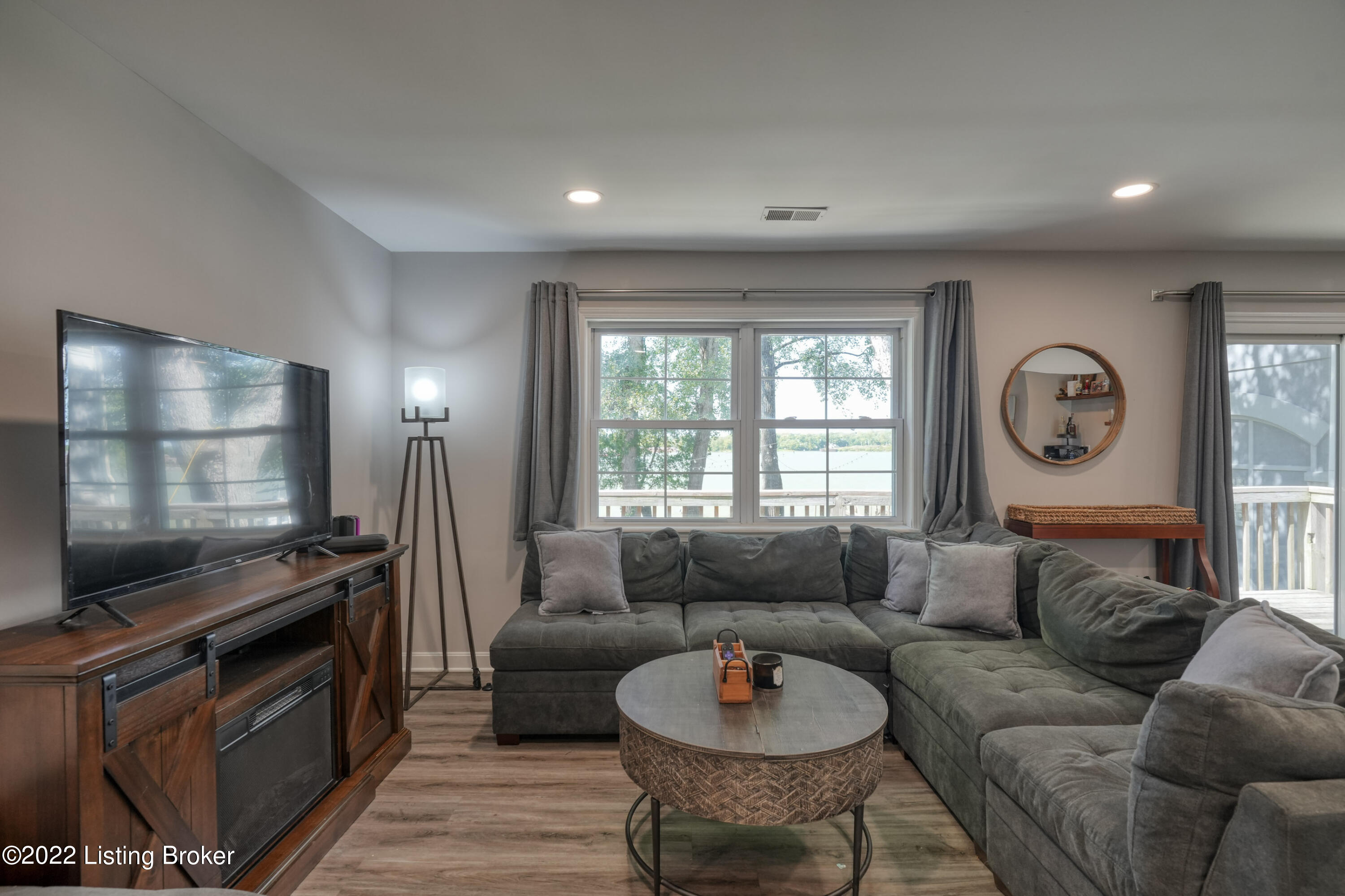 5629 Juniper Beach Road Prospect, KY 40059 - Photo 8 of 35 Great room with vinyl flooring