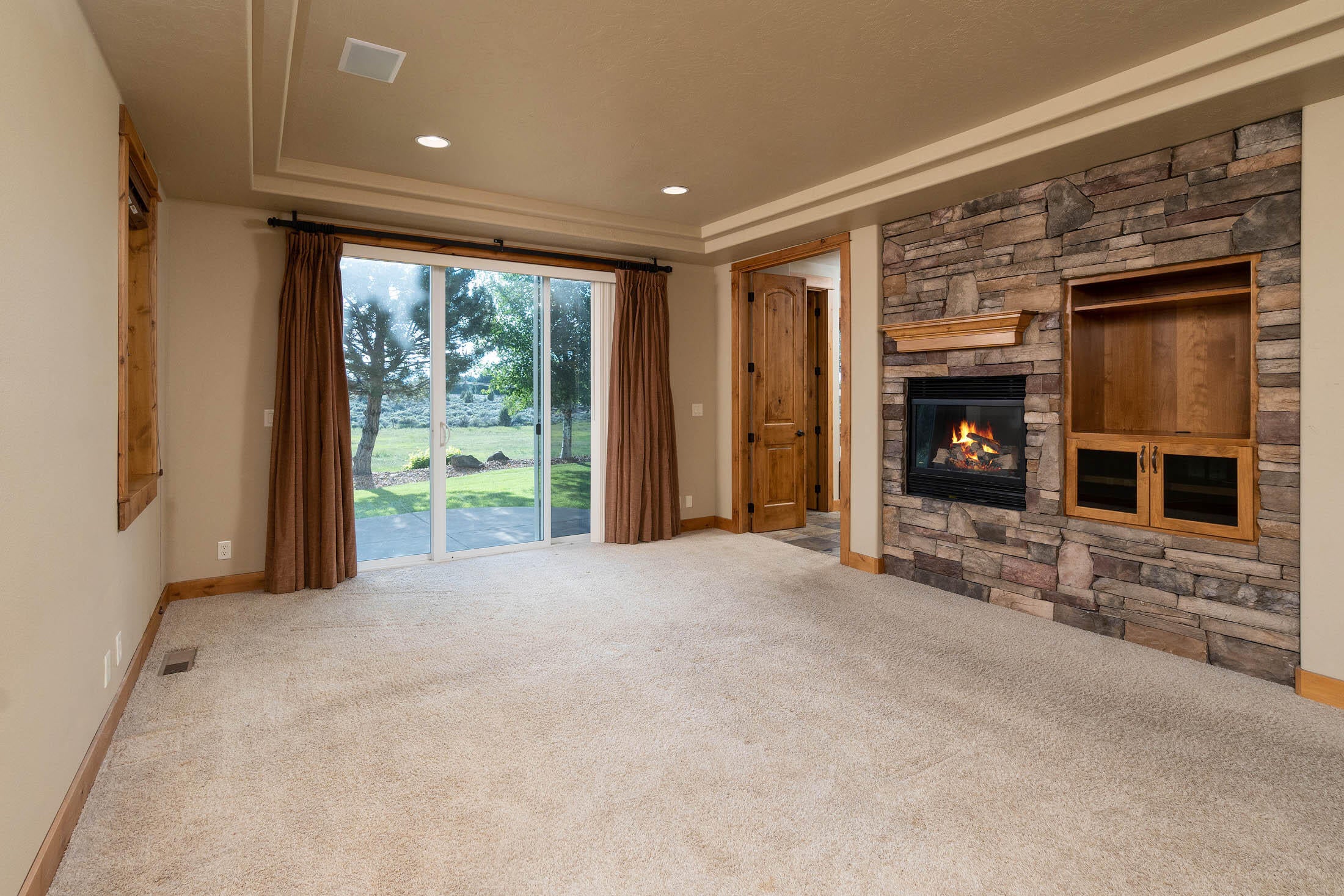 22425 Rickard Road Bend, OR 97702 - Photo 20 of 57 master bedroom