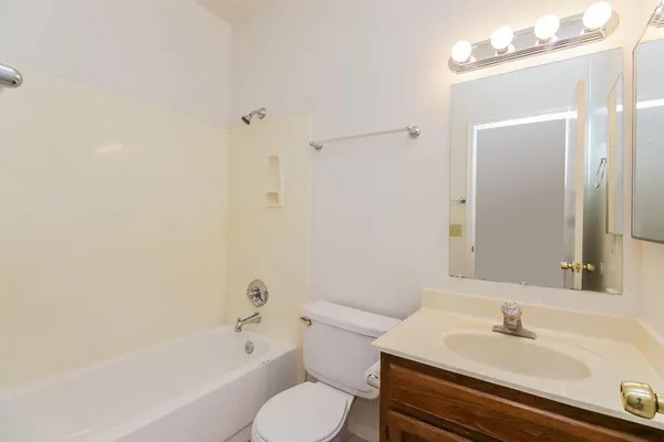 $2,225 | 6232 West Laredo Street, Chandler, AZ 85226