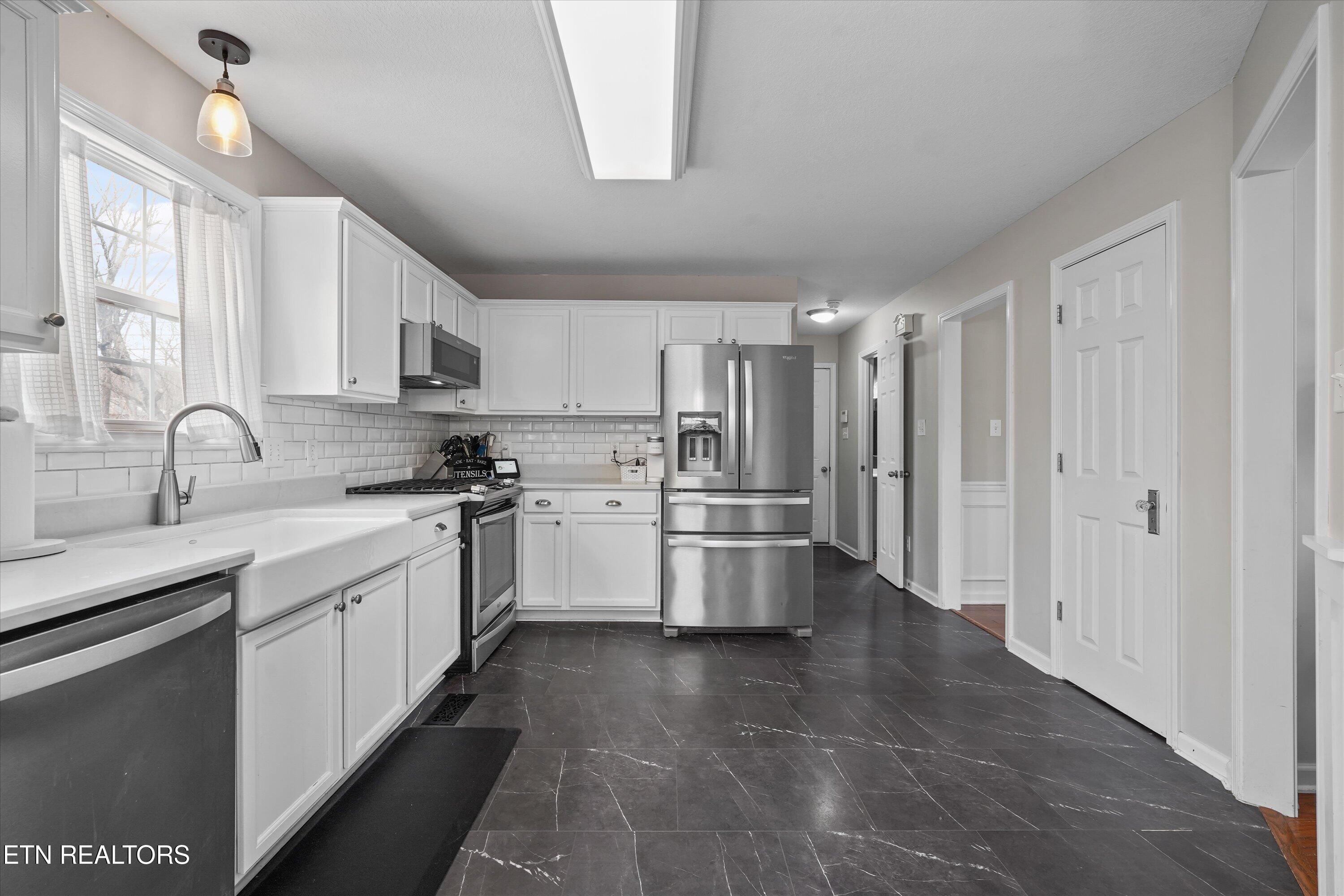 3323 Red Meadow Road Knoxville, TN 37931 - Photo 14 of 46 14-3323 Red Meadow Rd 11