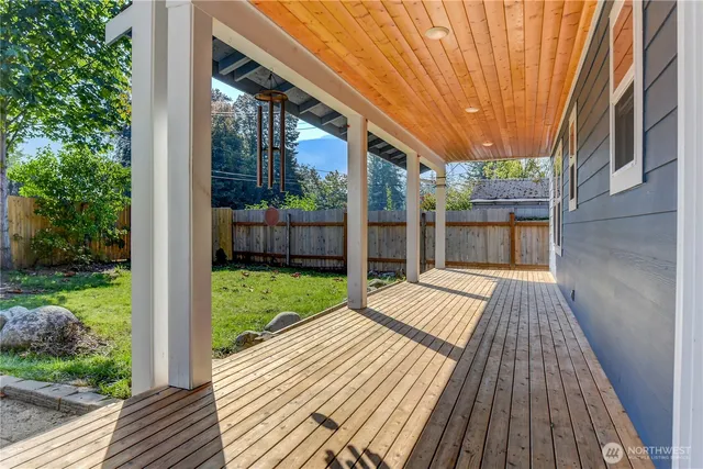 a view of outdoor space yard and porch