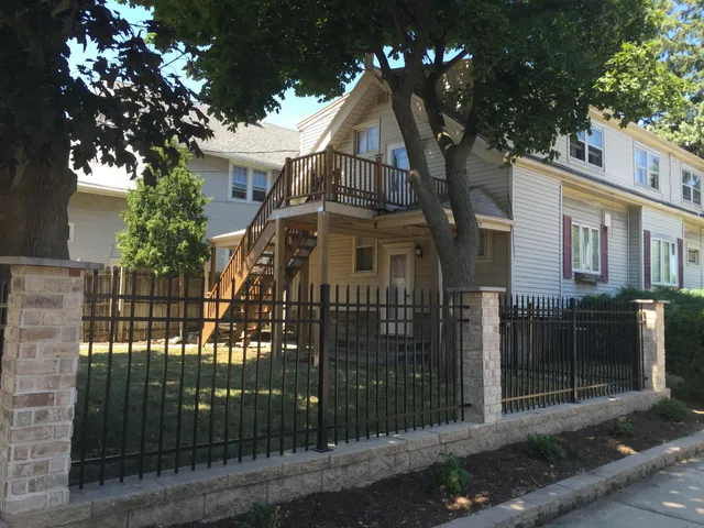 $975 | 4905 West National Avenue, Unit UPPR, West Milwaukee, WI 53214