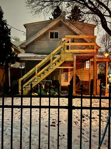 $975 | 4905 West National Avenue, Unit UPPR, West Milwaukee, WI 53214