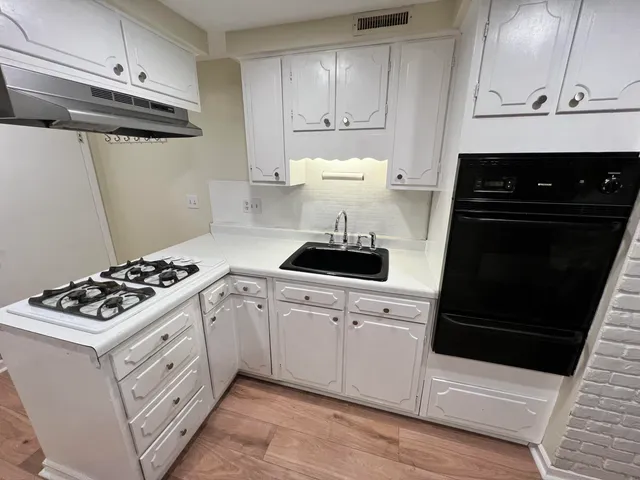 $975 | 4905 West National Avenue, Unit UPPR, West Milwaukee, WI 53214