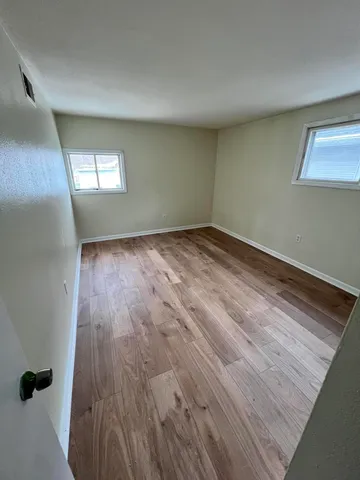 $975 | 4905 West National Avenue, Unit UPPR, West Milwaukee, WI 53214