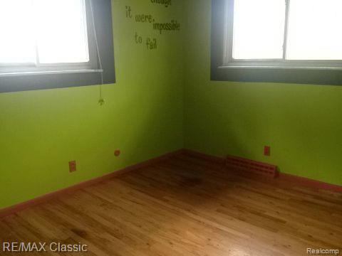 2773 Frembes Road Waterford, MI 48329 - Photo 11 of 28 CameraAwesomePhoto_10.jpg