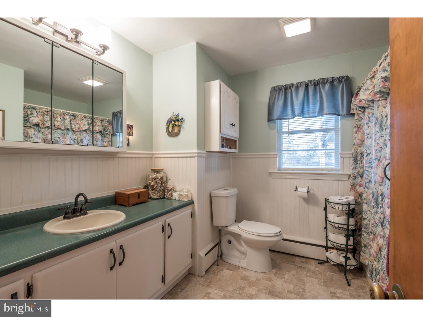 411 East Moyer Road Pottstown, PA 19464 - Photo 16 of 25 Bathroom