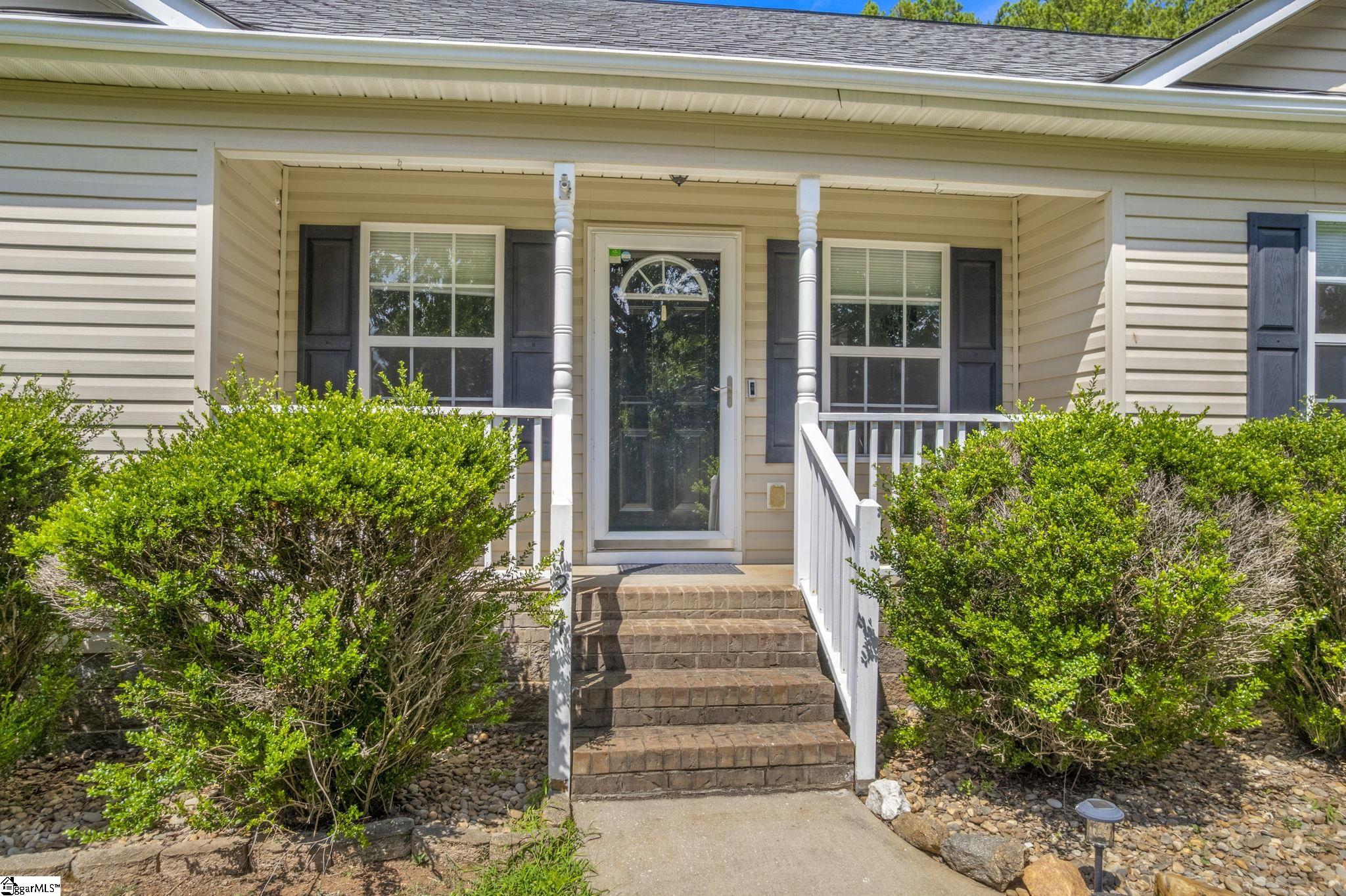 124 East King Road Greer, SC 29651 - Photo 3 of 39