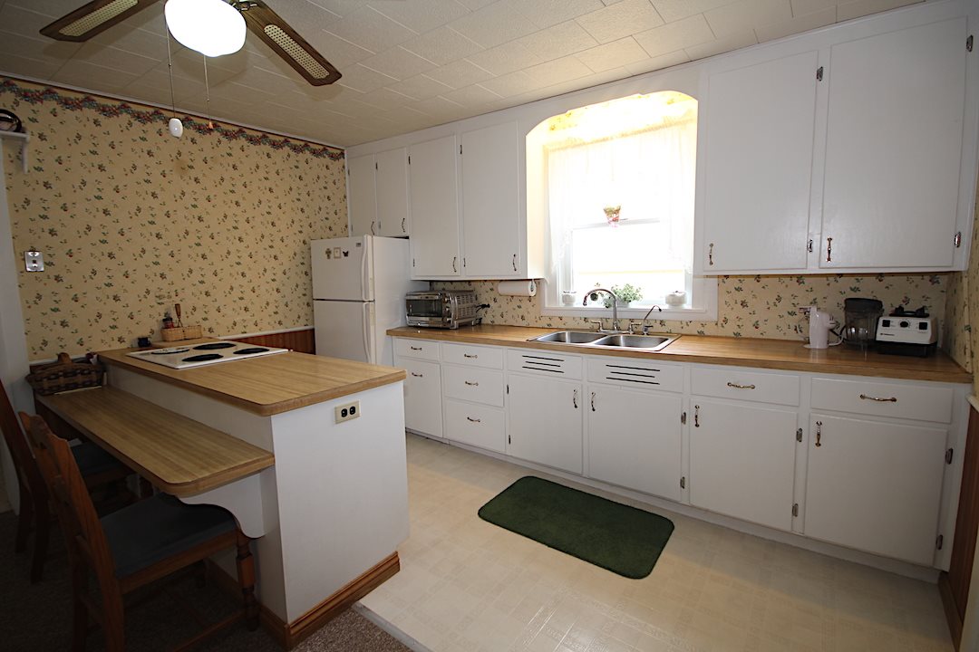 5665 Grant Road Mount Pleasant, MI 48858 - Photo 8 of 33 1833937-7.JPG