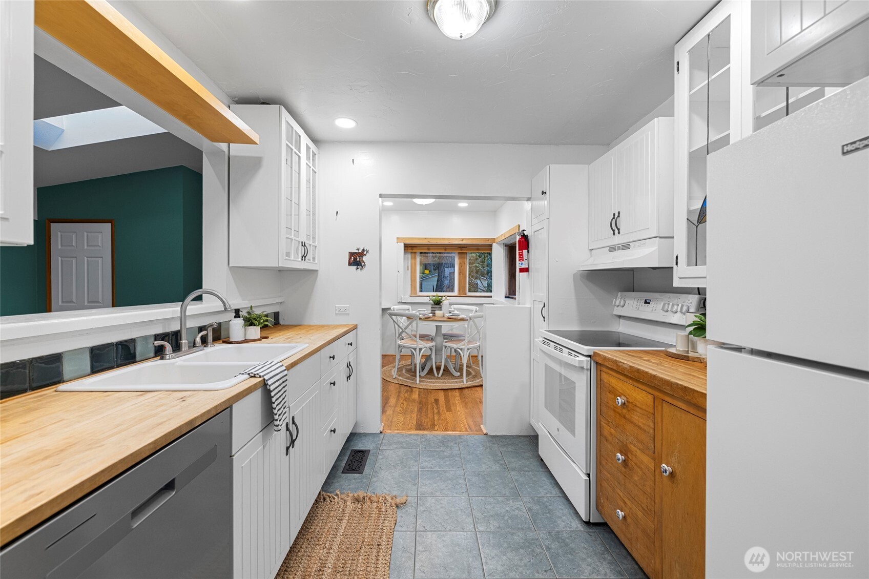 6897 Helena Street Clinton, WA 98236 - Photo 12 of 40