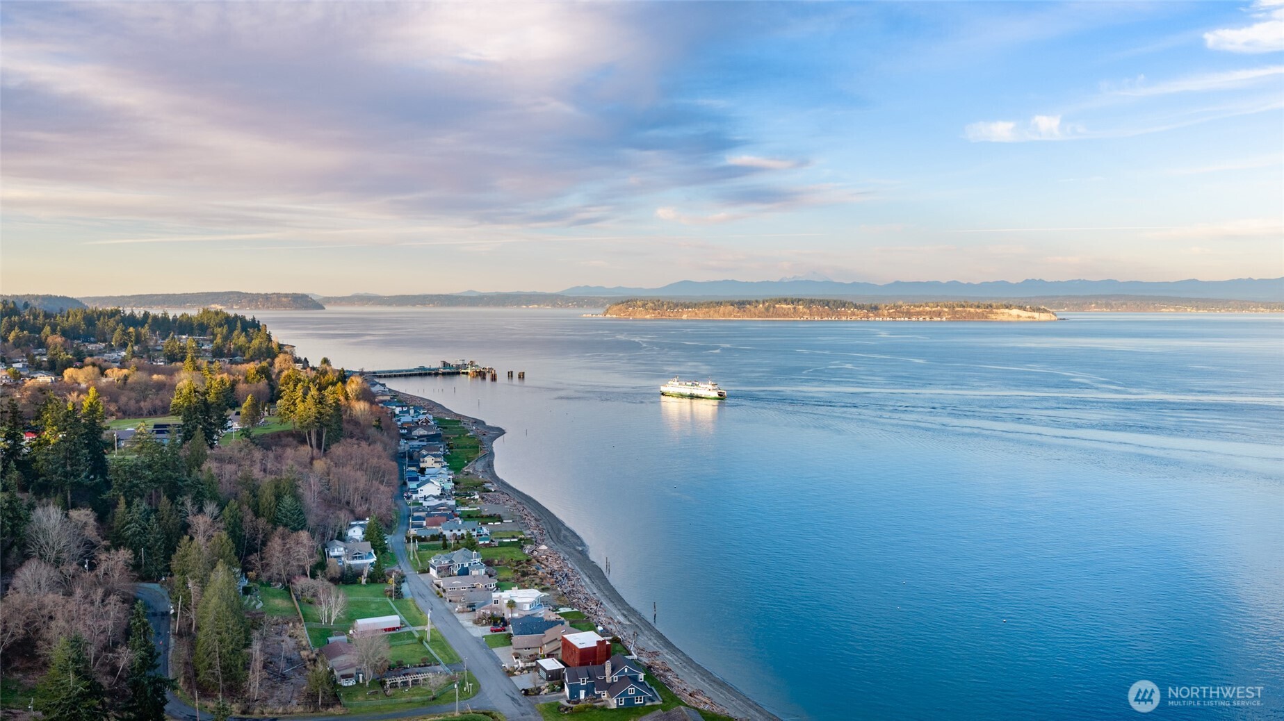 6897 Helena Street Clinton, WA 98236 - Photo 3 of 40