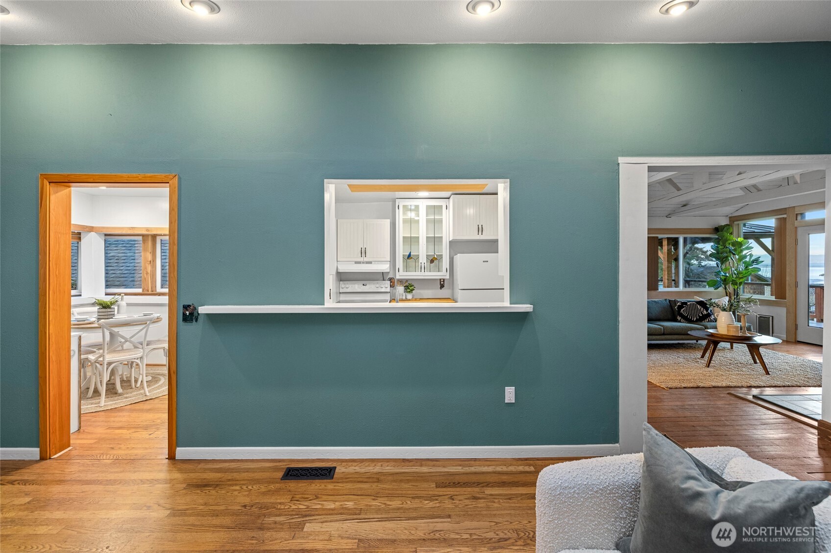 6897 Helena Street Clinton, WA 98236 - Photo 9 of 40